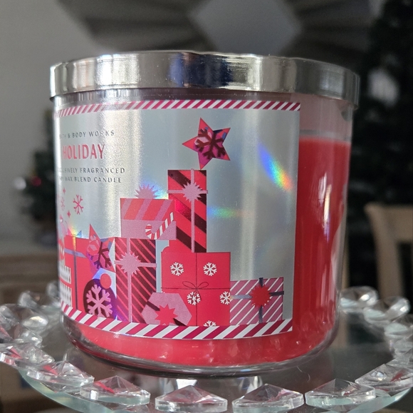 Bath & Body Works HOLIDAY Candle - Picture 9 of 9